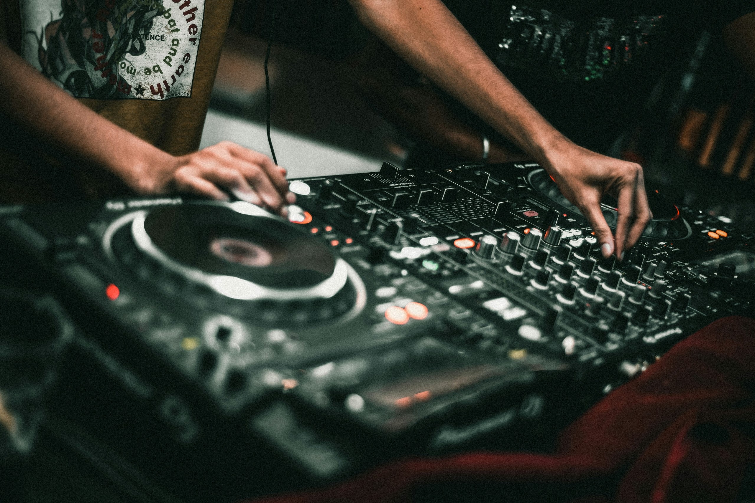 UK Wedding DJ Turkey - Destination Wedding DJ